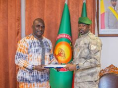 AES : Deux émissaires burkinabè reçus à Koulouba par le Président Assimi Goïta