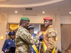 Mali : Le nouveau Président de l’AES, le Capitaine TRAORE, élevé à la dignité de Grand-Croix de l’Ordre national