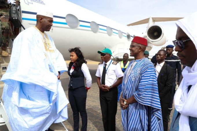 abdoulaye-maiga-arrive-tomboutou-biennale-culturelle-mamou-daffe-1024x683