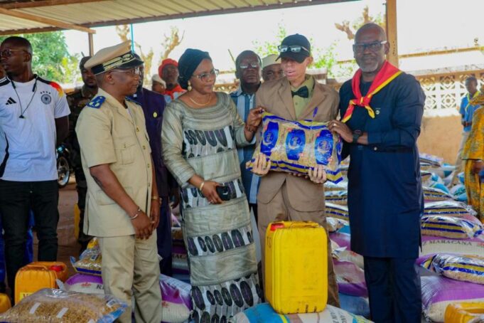 aguibou-dembele-don-denree-handicape-1024x683