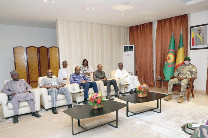 assimi-goita-aes-recoit-ministres-economie-finances-saou-premier-ministre-niger-1024x683