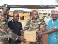 Région Militaire N°1 : l’hôpital régional de Gao offre des médicaments aux Fama en soutien aux blessés de guerre.