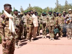 MOPTI : le Ministre de la Défense et des Anciens Combattants au contact des troupes.