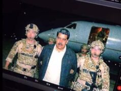 📸 Voici la première image du Président Vénézuélien Nicolás Maduro depuis sa capture par les forces militaires américaines au Vénézuela.