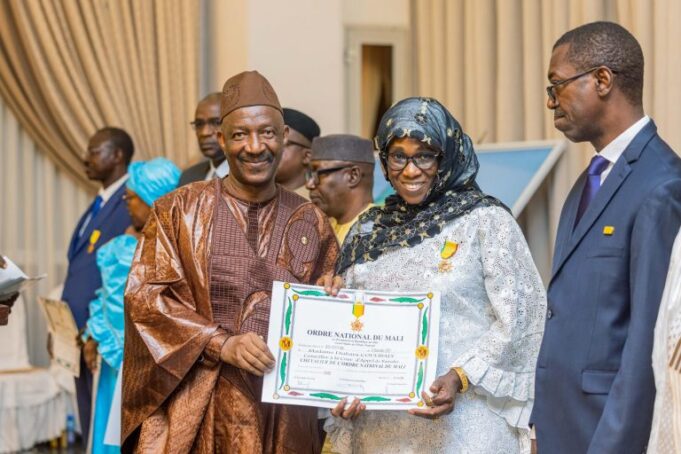 agents-presidence-decores-medailles-Alfousseyni-DIAWARA-Alou-KOiTA-cheick-mohamed-cherif-tounkara-768x512